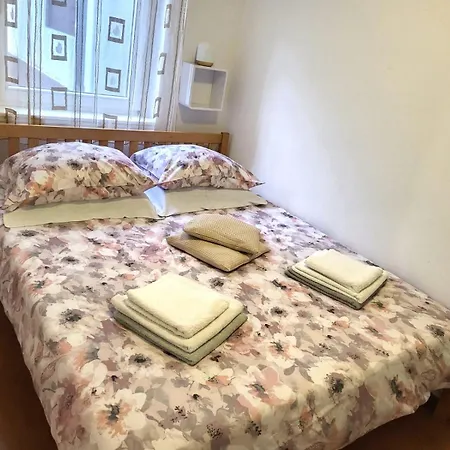 Apartment With Garden In Barbariga