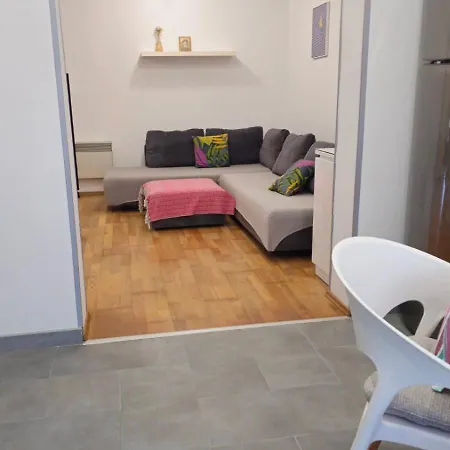 With Garden In דירה